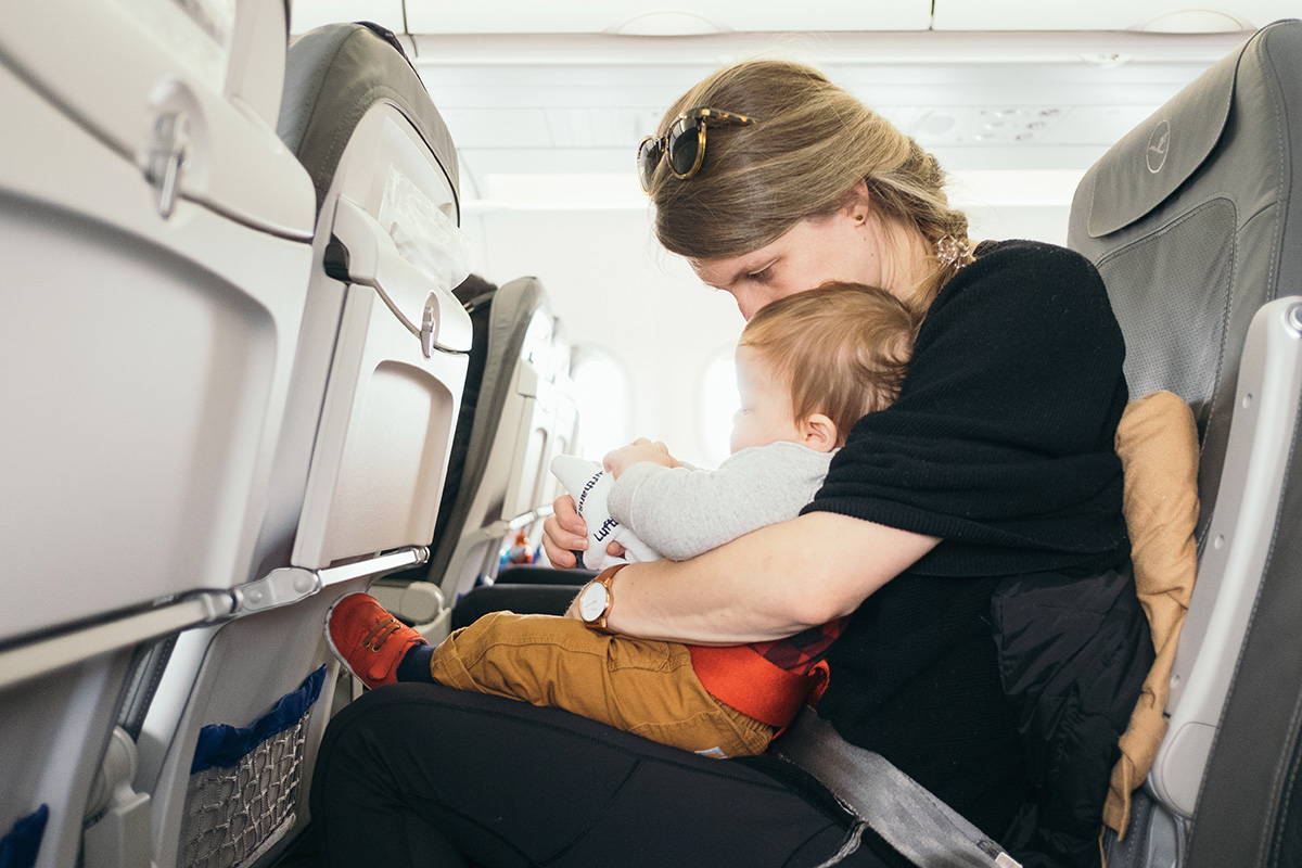 voyager avec bebe en avion